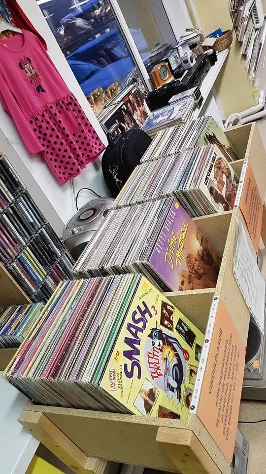 Record Store: iLike Kirbukas