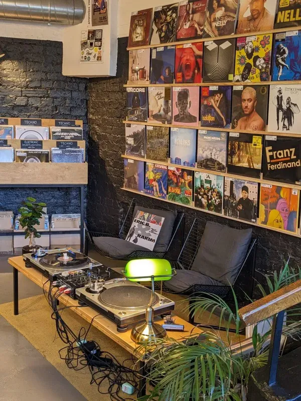 Record Store: Down Street | Mūzikas ierakstu veikals | Record Shop