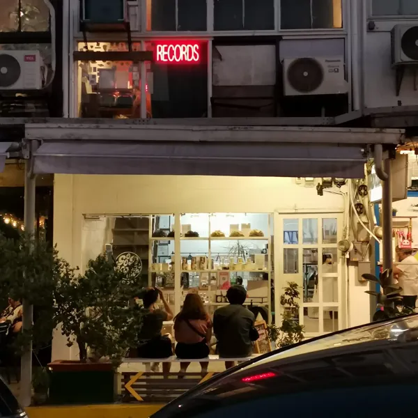 Record Store: Good Vibrations Vinyl Cafe