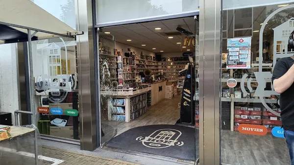 Home of Entertainment (HOE)