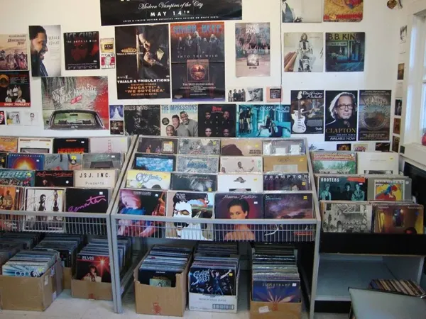 Record Store: Nits Nats Music