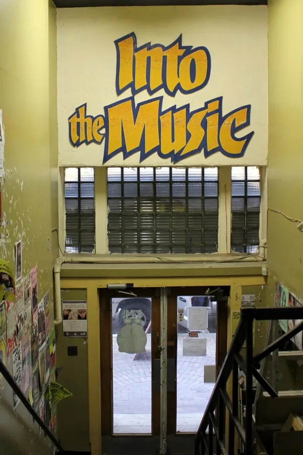 Record store thumbnail: Into The Music