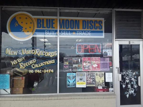 Record Store: Blue Moon Discs