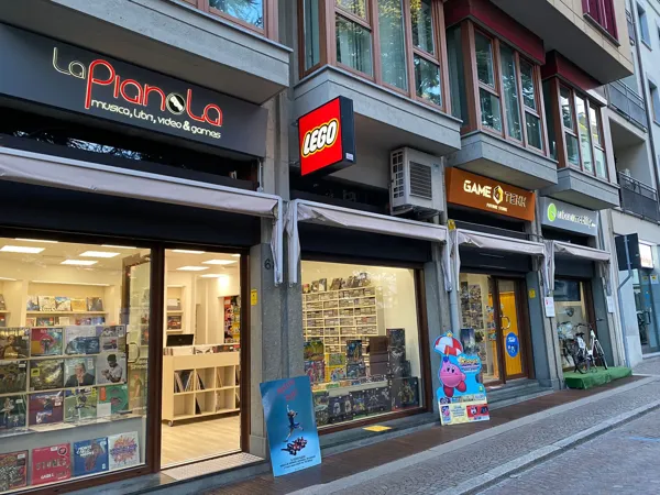 Record Store: La Pianola - GameTekk Sondrio - Urban e-Mobility