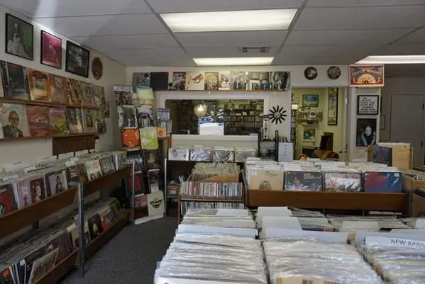 Record Store: FM MUSIC Vintage Sounds