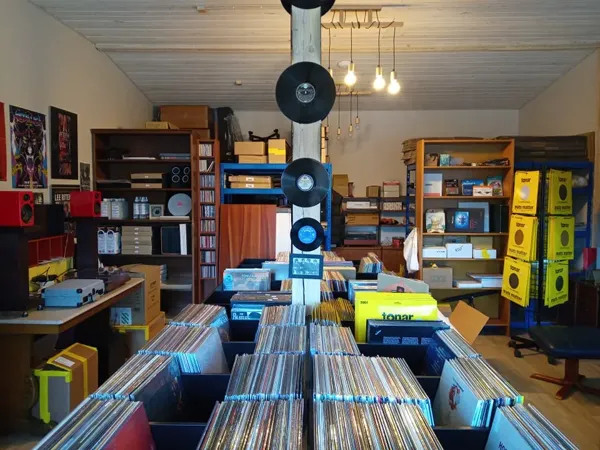 Record store thumbnail: Dogz Recordz / Record Store