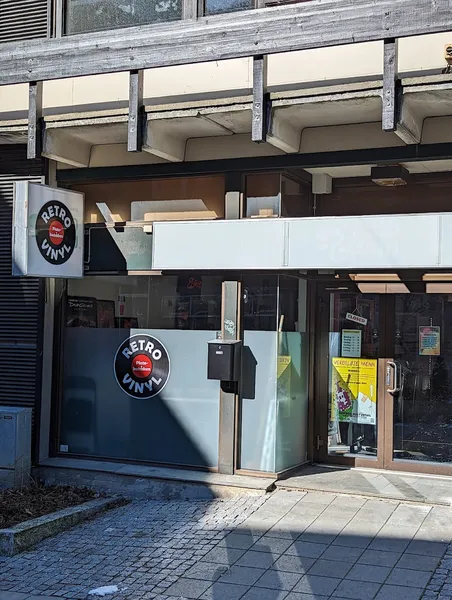 Record Store: Retro Vinyl Record Store