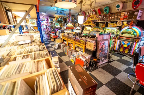 Record store thumbnail: Bennies Fifties Hague