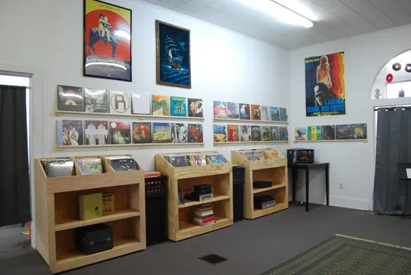 Record store thumbnail: FinnBoy Records, Books & Curio
