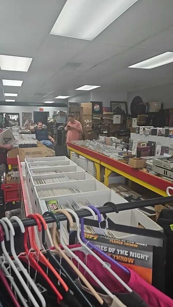 Record store thumbnail: Rainbow Records