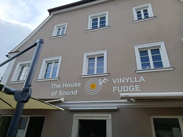 Record Store: Vinylla Fudge