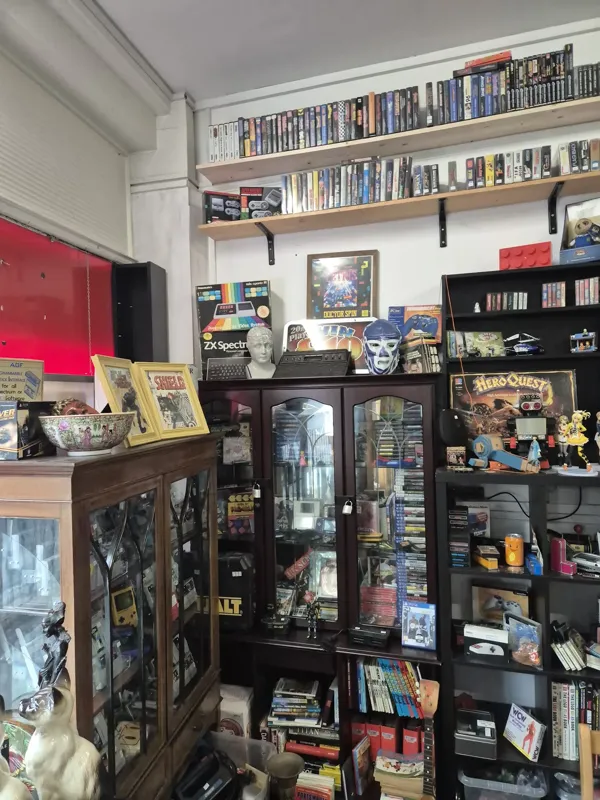 Record store thumbnail: Antiques Vinyl & 8-BIT