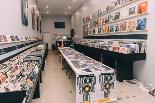 Record Store: Avenue Records