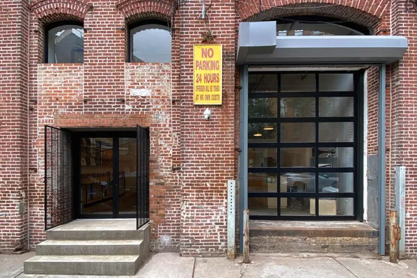 Record Store: Blue-Sun Record Store