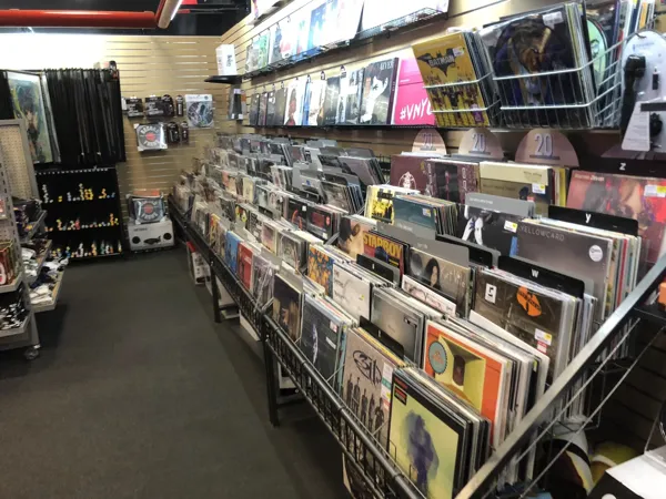 Record store thumbnail: FYE