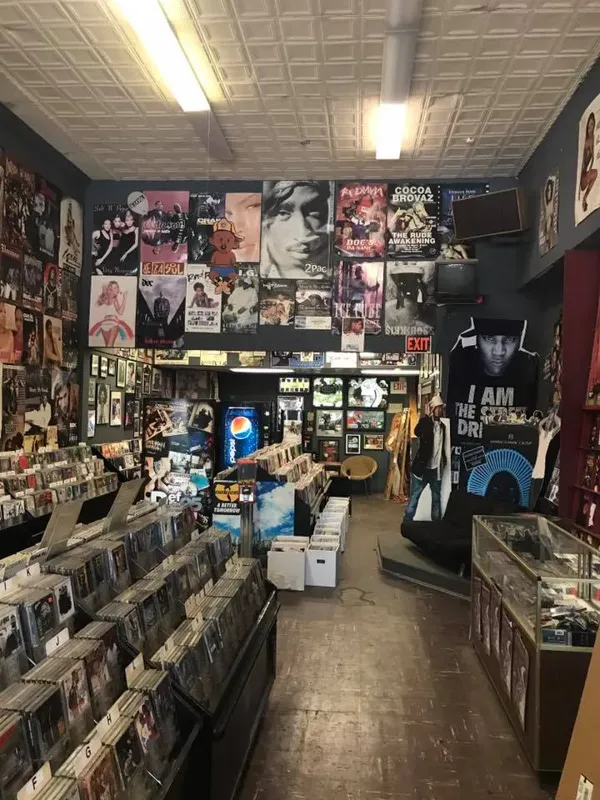 Record Store: Urban Lights Music