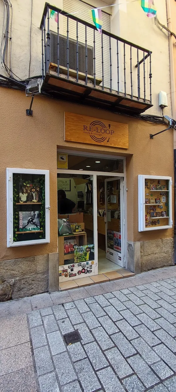 Record store thumbnail: Re-Loop Shop