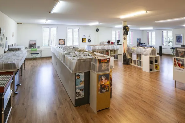 Record Store: Vinyl to Second Store