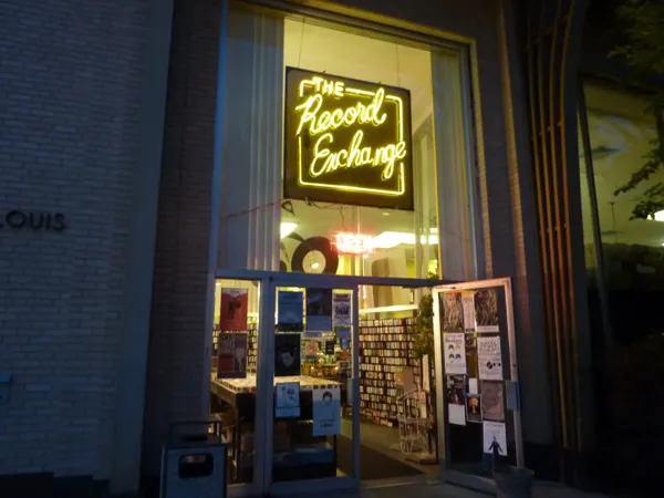Record Store: Record Exchange