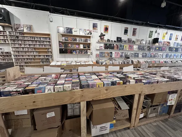 Record store thumbnail: Nivessa Vinyl Records: The Music Experience (Hollywood)