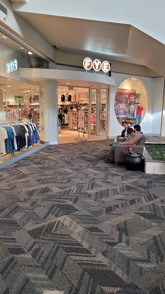 Record store thumbnail: FYE Orland Square