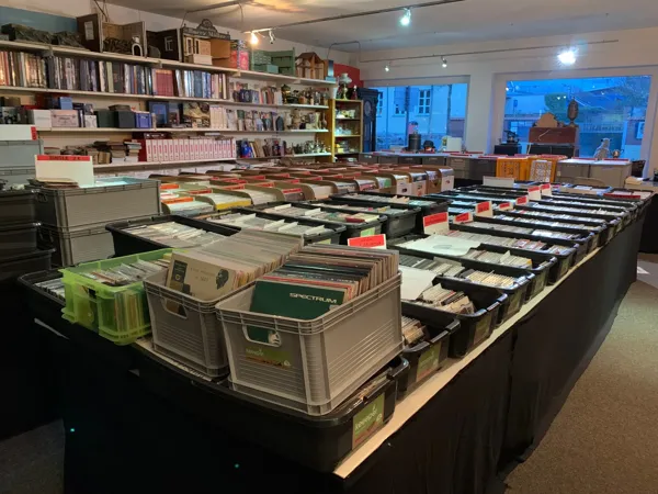 Record Store: Vinyl, Antik & Trödelhandel - Mario Wunderlich