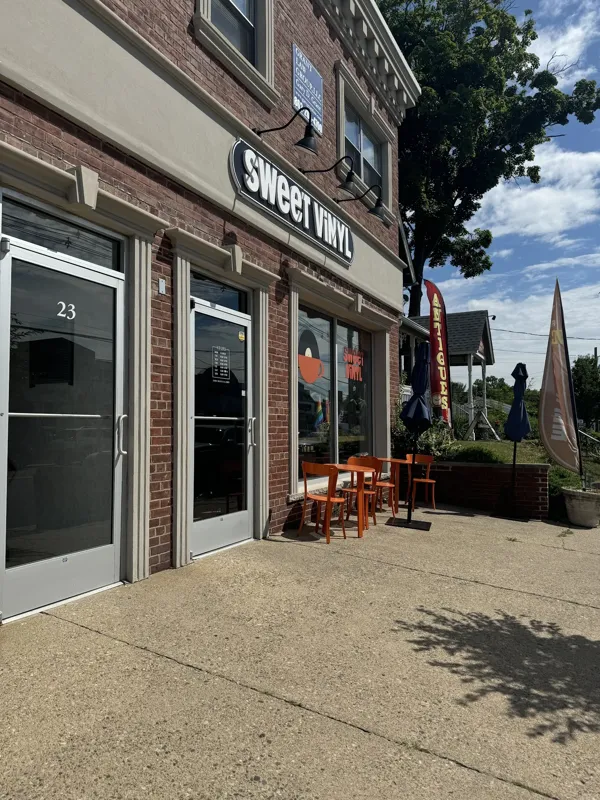 Record store thumbnail: Sweet Vinyl Cafe
