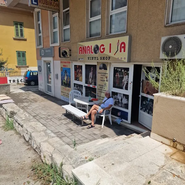 Record Store: Analogija Split