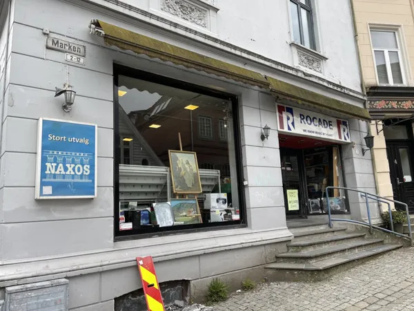 Record Store: Vinyl tracks