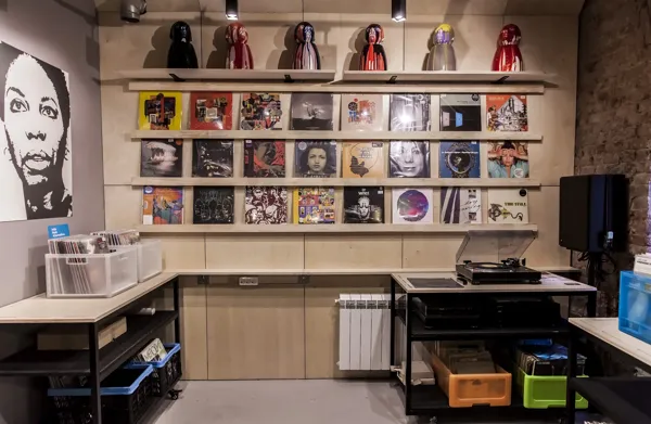 Record store thumbnail: Nina Record Store