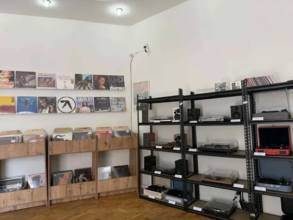 Record store thumbnail: Retromania Records