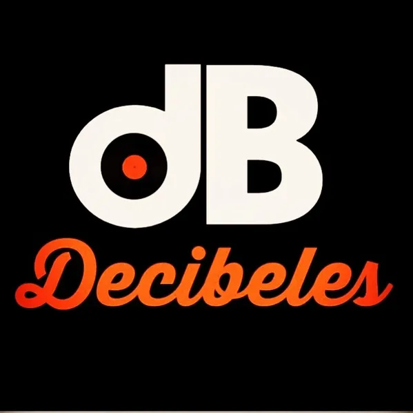 Record Store: Decibeles Record Store