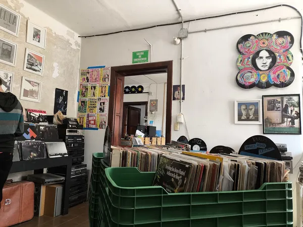Record Store: LA ROMA Records