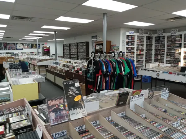 Record Store: Solo Records & Tapes