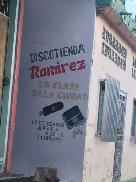 Record Store: Discotienda Ramírez la clase de la ciudad