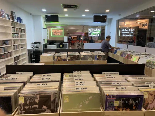 Record Store: NEWLEAFZ RECORDS