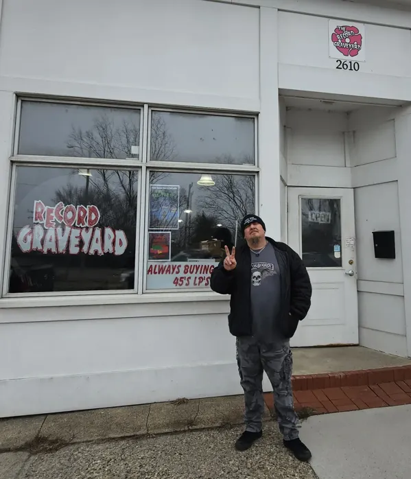 Record store thumbnail: Record Graveyard