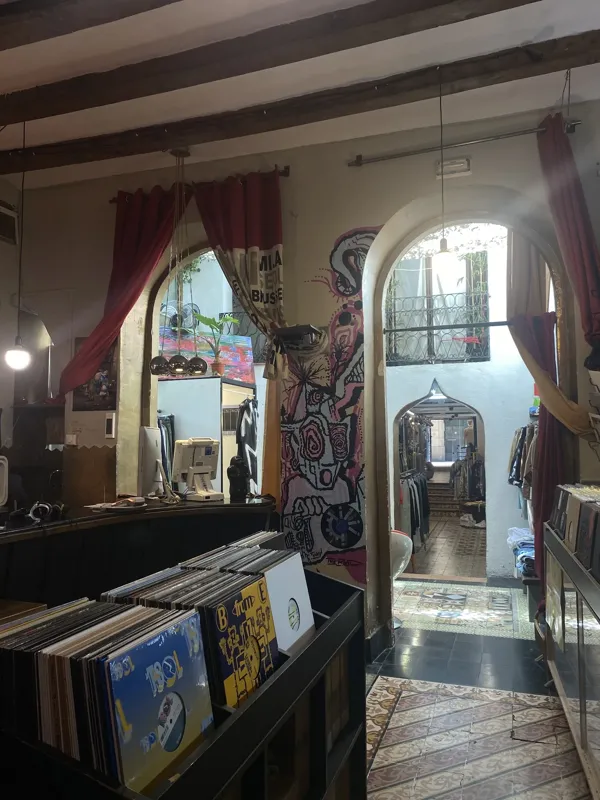 Record Store: Tvinyl