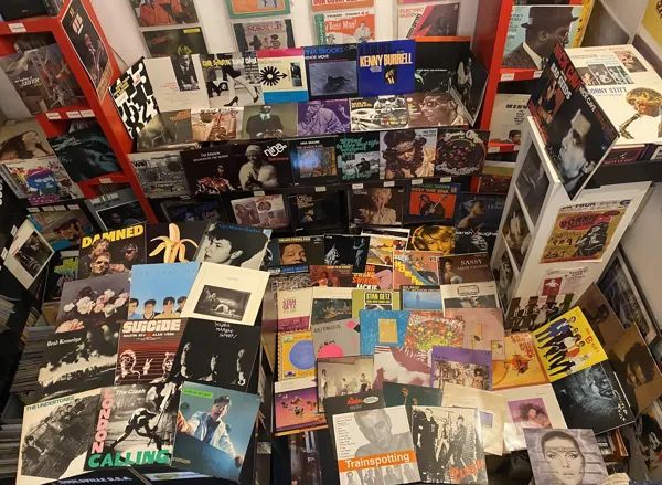 Record Store: Record Station