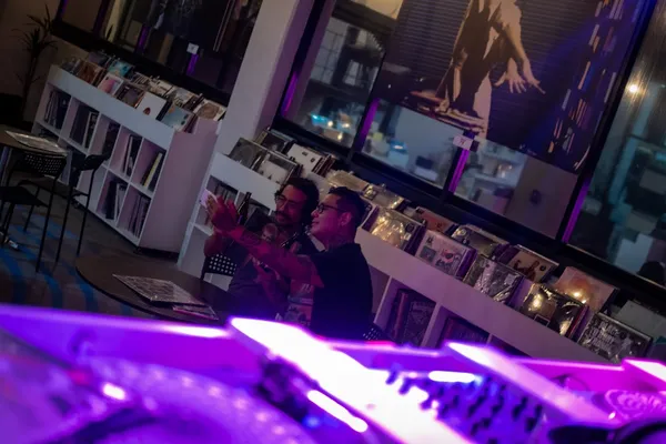 Record Store: El Club del Rock & Roll - Record Store