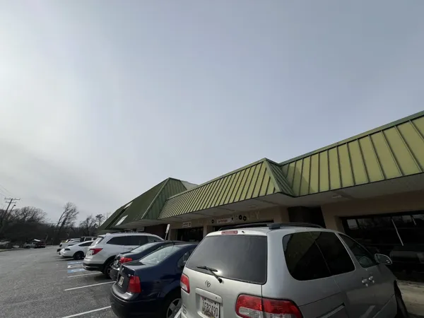 Record Store: deVintage Vinyl Records and Toys