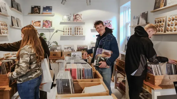 Record store thumbnail: Artistic Recordstore