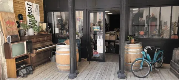 Record Store: BAD TASTE - Music & Antics Concept Store