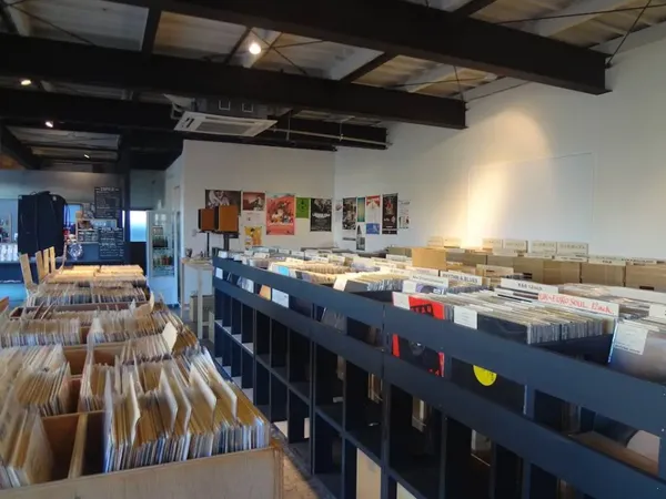 Record store thumbnail: エブリデイレコード