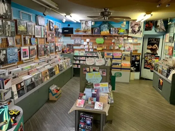 Record store thumbnail: 旭川レコファン