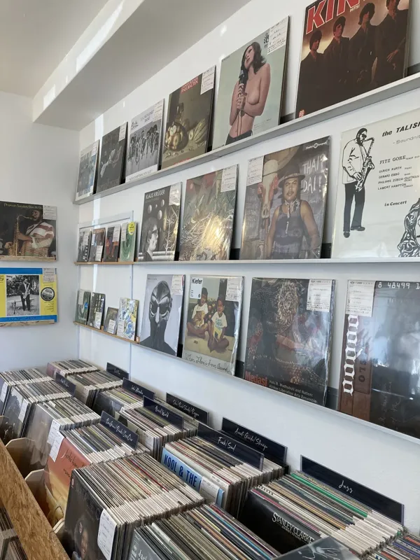 Record store thumbnail: MOREBOUNCE RECORDS