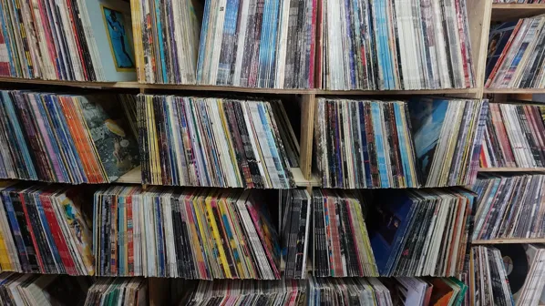 Record Store: Finyl Vinyl Records