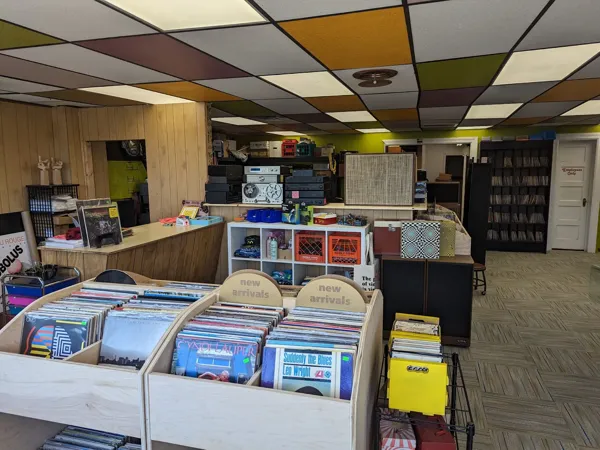 Record store thumbnail: Sound Off Records & Hi-Fi