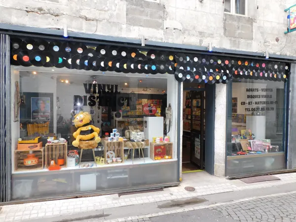 Record Store: VINYL DISTRICT