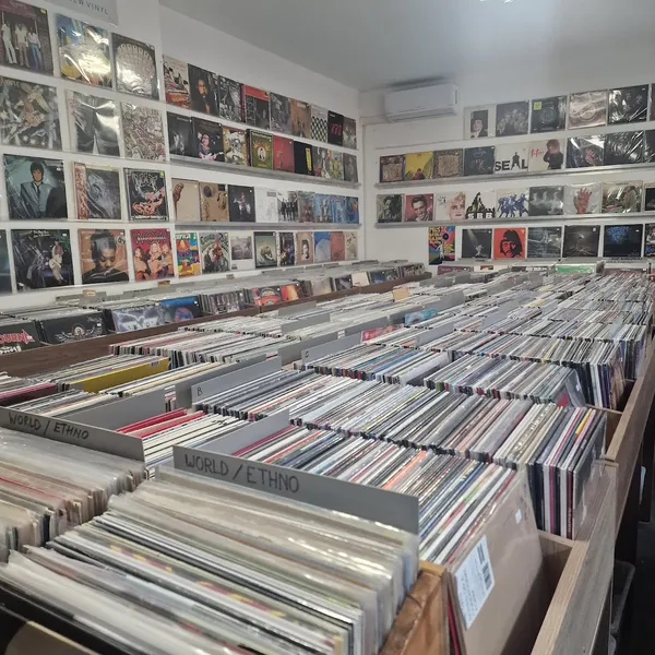 Record store thumbnail: MB Vinylomania